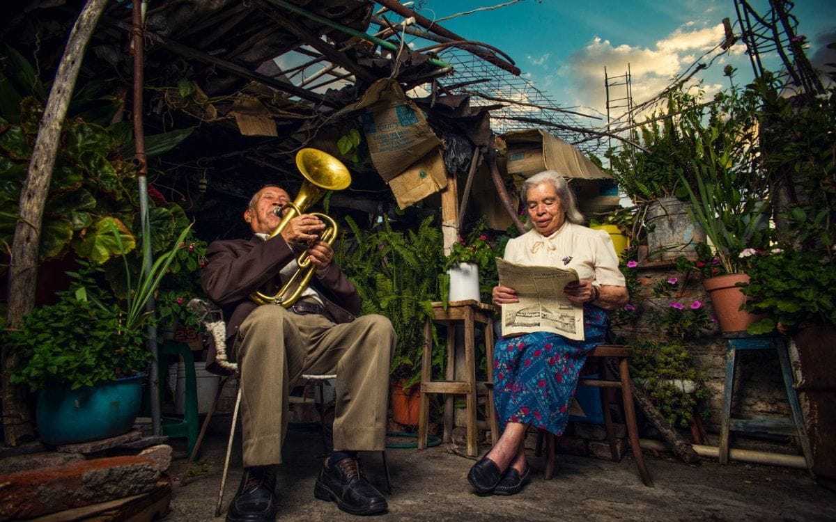 Los secretos de las 5 zonas azules del mundo en dónde se vive 100 años