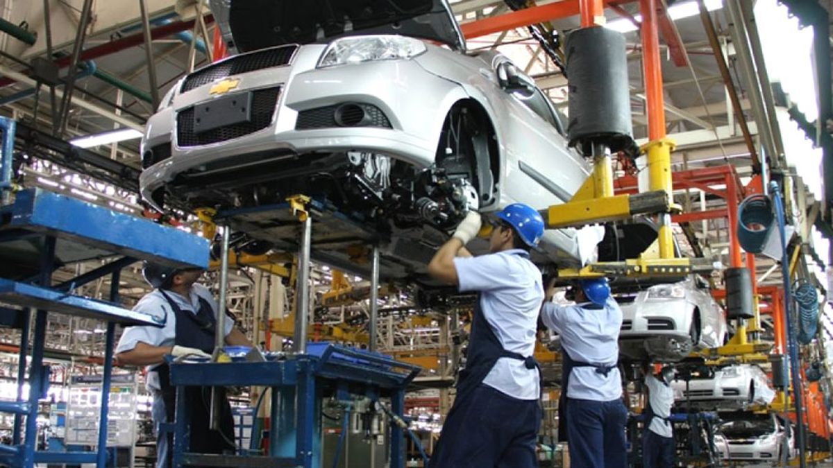 Miles de despedidos en la industria automotriz mundial | Revista Algoritmo